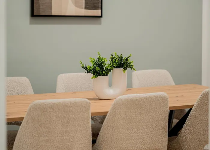 Charming Perfect For 4-6 Tram, Self-checkin Apartman Bécs